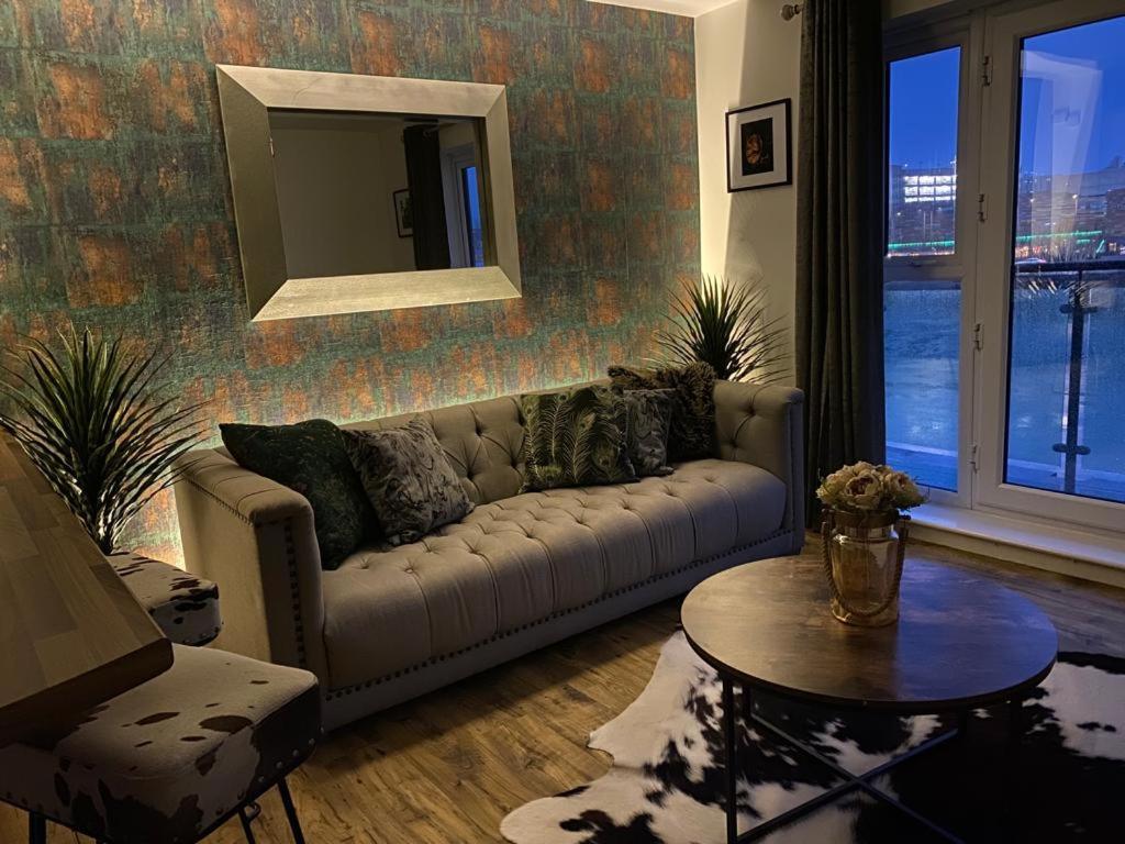 ניופורט Luxury Riverfront Apartment מראה חיצוני תמונה